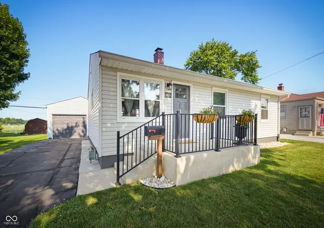 2nd image of 1638 N Pasadena St, Indianapolis, IN 46219 | MLS# 22111519
