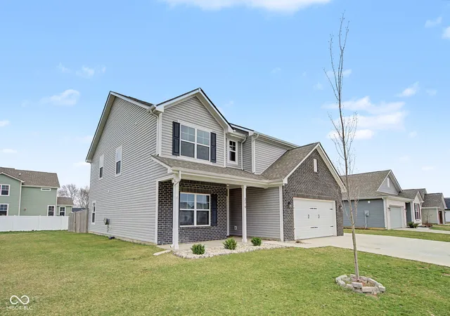 2nd image of 379 Oakswept Wy, Greenfield, IN 46140 | MLS# 22111521