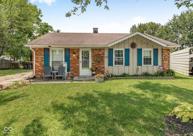 1st image of 1803 W Fairlawn Wy, Anderson, IN 46011 | MLS# 22111530