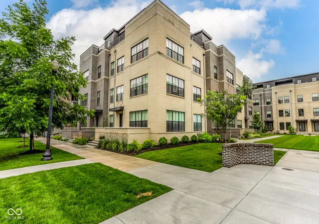 42nd image of 1204 N Alabama St, Indianapolis, IN 46202 | MLS# 22111536