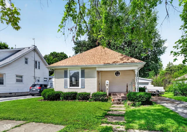Homes for sale in Frankfort, IN | 1356 S Columbia St, Frankfort, IN 46041 | MLS# 22111540