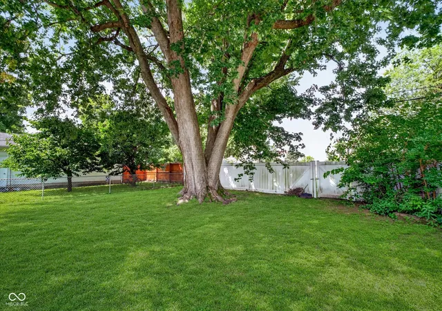 Homes for sale in Frankfort, IN | 1356 S Columbia St, Frankfort, IN 46041 | MLS# 22111540