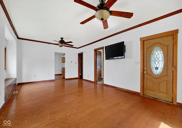 Homes for sale in Frankfort, IN | 1356 S Columbia St, Frankfort, IN 46041 | MLS# 22111540