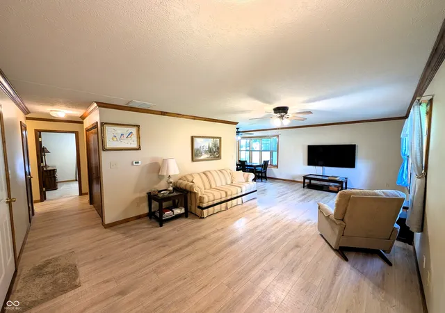 Photo 3 of Sale Pending at 5011 Countess Dr, Columbus, IN 47203 | MLS# 22111542 | Listing updated on 2026-10-07
