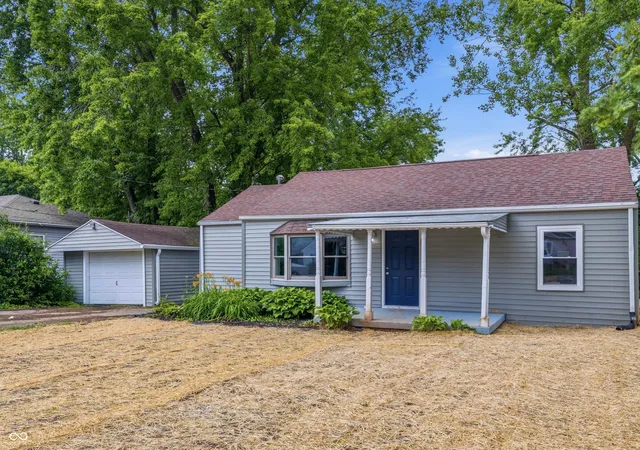 Homes for sale in Anderson, IN | 815 W Vinyard St, Anderson, IN 46011 | MLS# 22111545