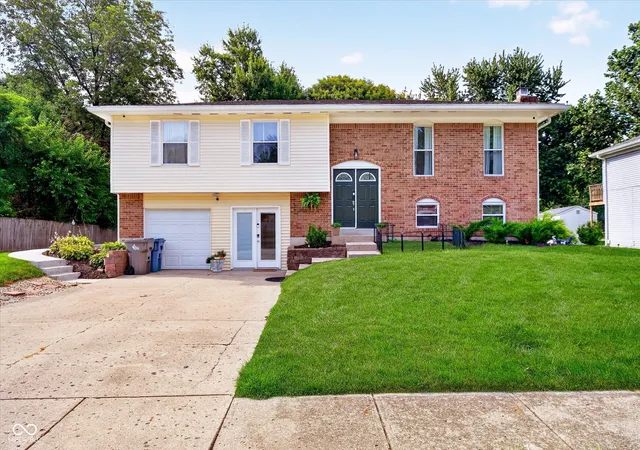 Homes for sale in Indianapolis, IN | 8205 Castleton Blvd, Indianapolis, IN 46256 | MLS# 22111546