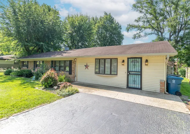 Homes for sale in Indianapolis, IN | 6935 Westlake Rd, Indianapolis, IN 46214 | MLS# 22111547