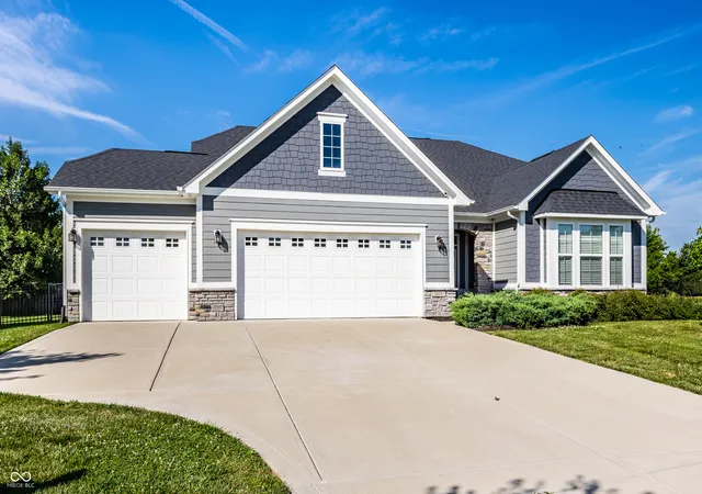 3rd image of 8035 Shaldon Ct, Zionsville, IN 46077 | MLS# 22111554