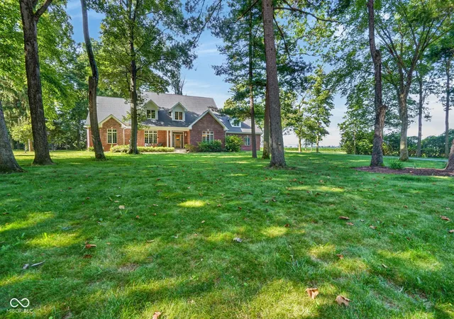 2nd image of 10765 Forest Lake Ct, Indianapolis, IN 46278 | MLS# 22111557
