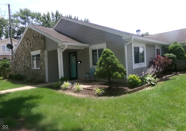 Photo 3 of Condo for sale at 2813 Country Ests Dr, Indianapolis, IN 46227 | MLS# 22111565 | Listing updated on 2026-09-29
