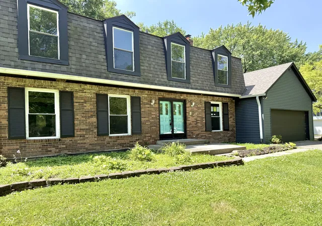 Photo 2 of Sale Pending at 3039 Oberlin Ct, Indianapolis, IN 46268 | MLS# 22111577 | Listing updated on 2026-09-13