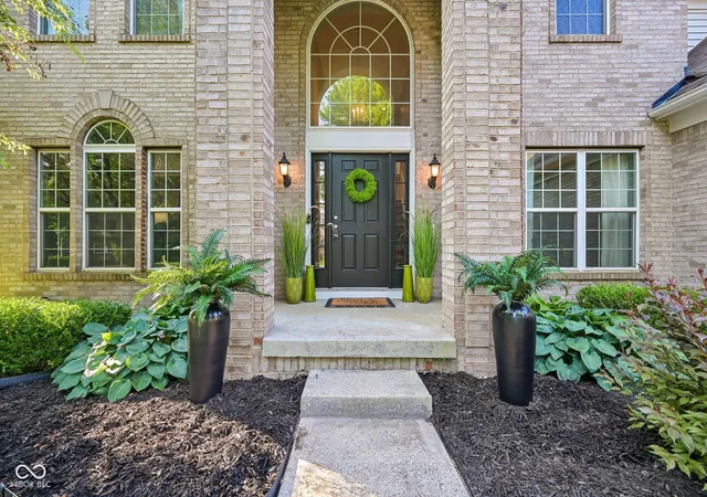 Photo 3 of Sale Pending at 6177 Grv Walk Ct, Noblesville, IN 46062 | MLS# 22111594 | Listing updated on 2026-08-31