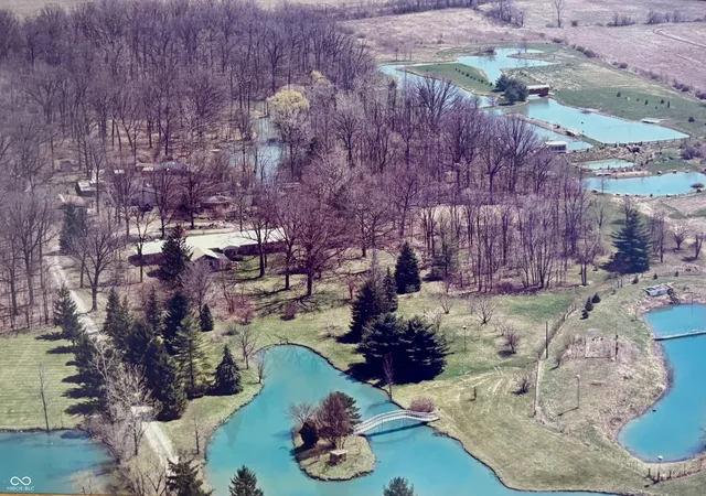 1st image of 9100 S Us Hwy 35, Muncie, IN 47302 | MLS# 22111596