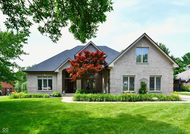 Photo 2 of Single family home for sale at 1324 Eagle Valley Dr, Greenwood, IN 46143 | MLS# 22111611 | Listing updated on 2026-09-12