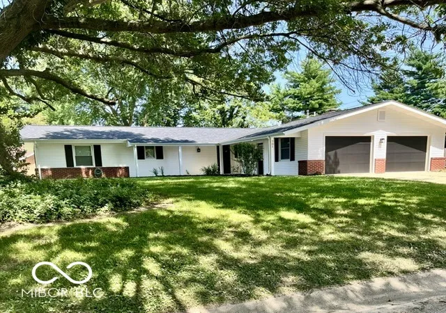 Homes for sale in Seymour, IN | 701 S Sycamore Rd, Seymour, IN 47274 | MLS# 22111631