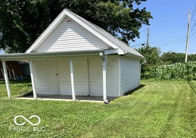 Homes for sale in Seymour, IN | 701 S Sycamore Rd, Seymour, IN 47274 | MLS# 22111631