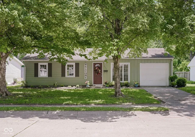 Homes for sale in Columbus, IN | 2817 Streamside Dr, Columbus, IN 47203 | MLS# 22111641