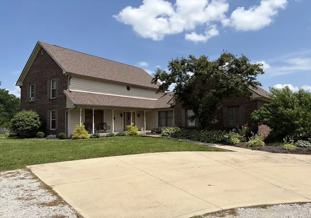 2nd image of 10211 Hidden Meadow Ln, Indianapolis, IN 46229 | MLS# 22111647