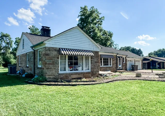 Photo 3 of Single family home for sale at 343 E Edgewood Ave, Indianapolis, IN 46227 | MLS# 22111651 | Listing updated on 2026-10-05