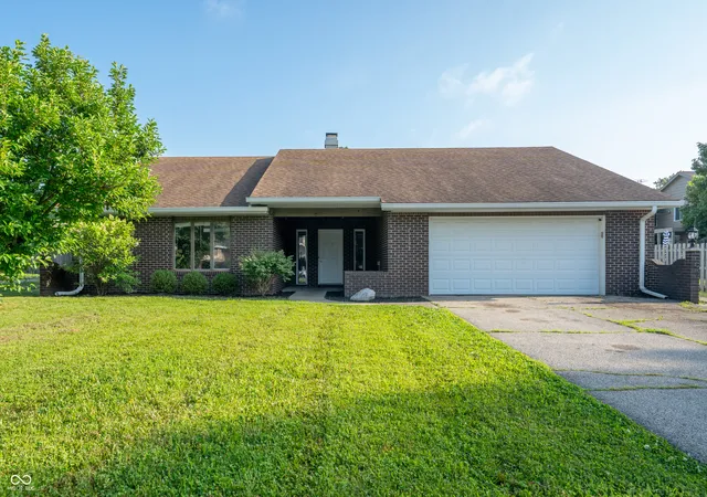 1st image of 4102 W Squire Ct, Muncie, IN 47304 | MLS# 22111657