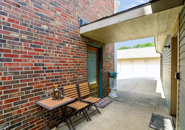 Homes for sale in Indianapolis, IN | 735 Lexington Ave #15, Indianapolis, IN 46203 | MLS# 22111660