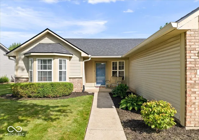 Homes for sale in Indianapolis, IN | 5450 Bracken Dr, Indianapolis, IN 46239 | MLS# 22111666