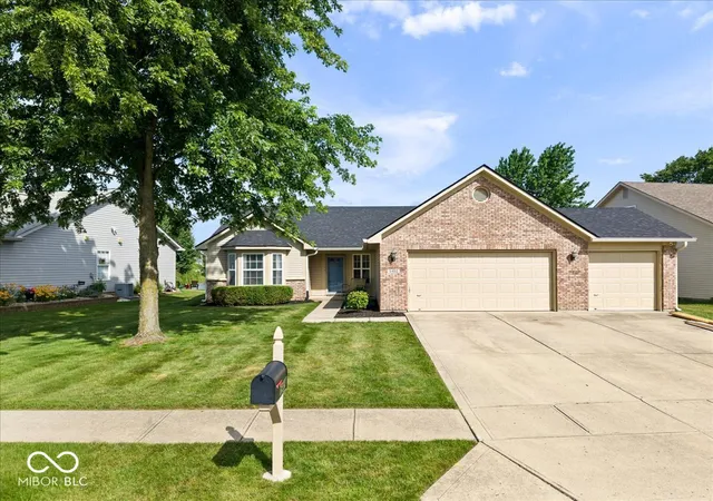 Homes for sale in Indianapolis, IN | 5450 Bracken Dr, Indianapolis, IN 46239 | MLS# 22111666