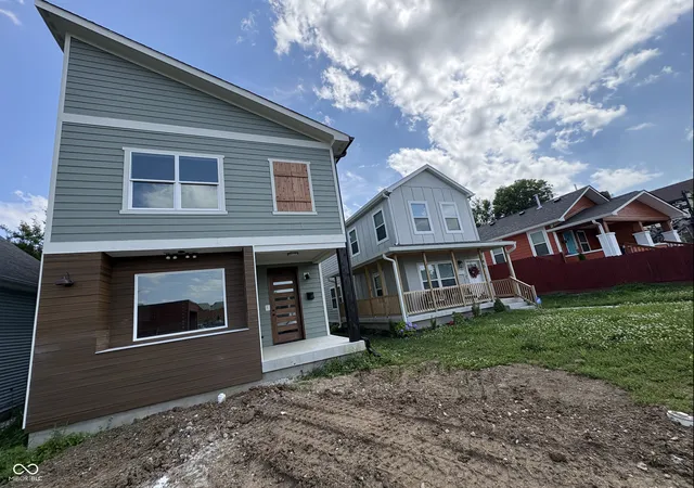 26th image of 741 W Roache St W, Indianapolis, IN 46208 | MLS# 22111667