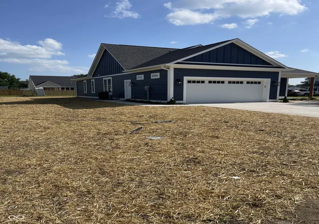 2nd image of 815 E Walnut St, Martinsville, IN 46151 | MLS# 22111669