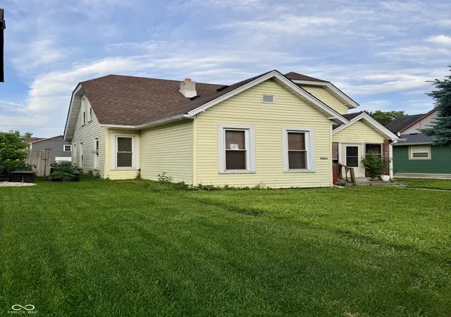 Photo 2 of Single family home for sale at 2021 Bellefontaine St, Indianapolis, IN 46202 | MLS# 22111671 | Listing updated on 2026-09-03