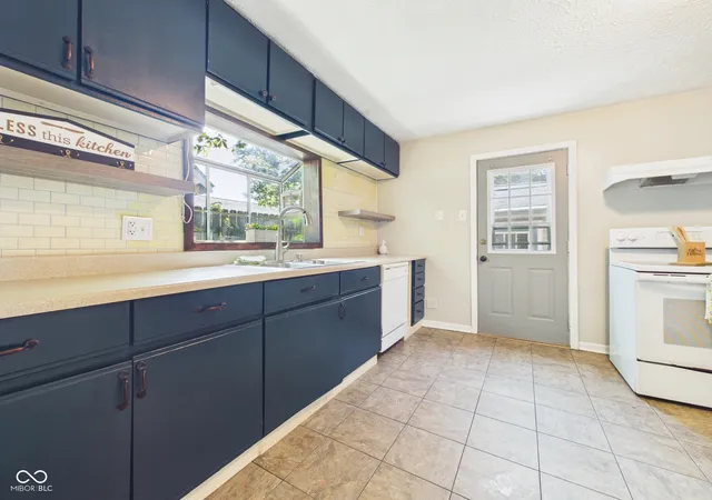 3rd image of 9 Dixie Dr, Anderson, IN 46016 | MLS# 22111672