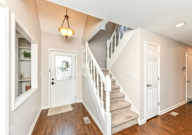 2nd image of 12334 Camberley Ln, Carmel, IN 46033 | MLS# 22111675