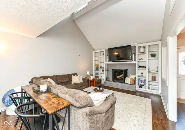 Photo 4 of Sale Pending at 12334 Camberley Ln, Carmel, IN 46033 | MLS# 22111675 | Listing updated on 2026-09-12