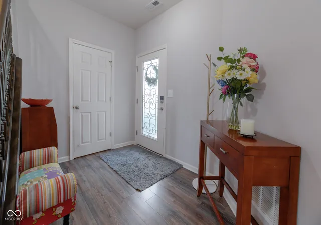 5th image of 2483 Shadow Bend Dr, Columbus, IN 47201 | MLS# 22111680