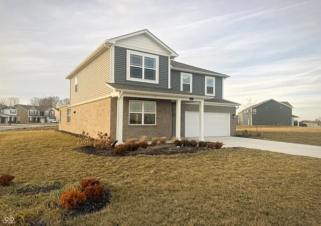 Photo 3 of Single family home for sale at 830 Saddlebrook Farms Blvd, Whiteland, IN 46184 | MLS# 22111681 | Listing updated on 2026-07-03