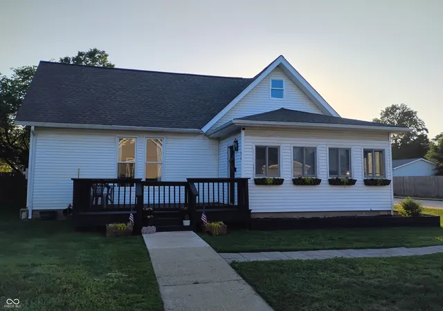 Photo 1 of Sale Pending at 210 N Border St, Paragon, IN 46166 | MLS# 22111683 | Listing updated on 2026-10-06