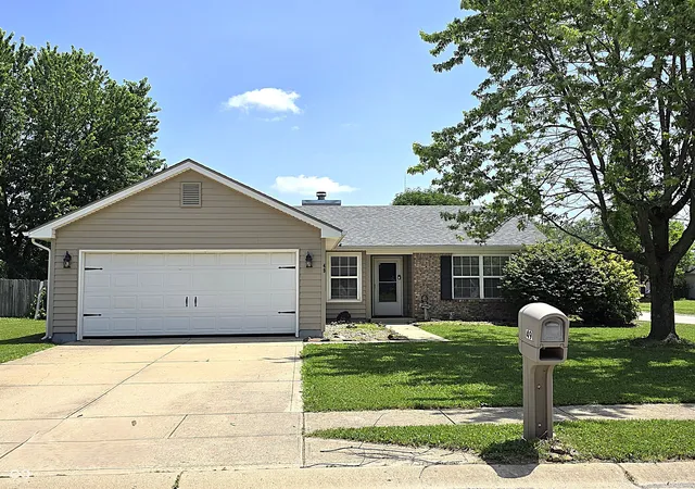 Homes for sale in Whiteland, IN | 49 Meadow Creek East Blvd, Whiteland, IN 46184 | MLS# 22111695