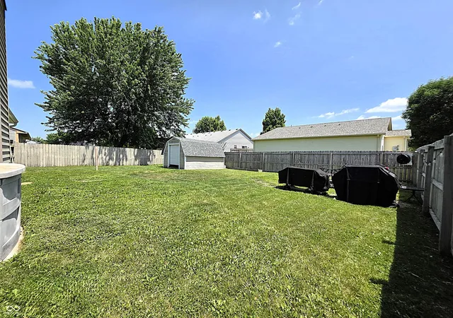 Homes for sale in Whiteland, IN | 49 Meadow Creek East Blvd, Whiteland, IN 46184 | MLS# 22111695