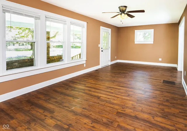 5th image of 3224 W Mooresville Rd, Indianapolis, IN 46221 | MLS# 22111701