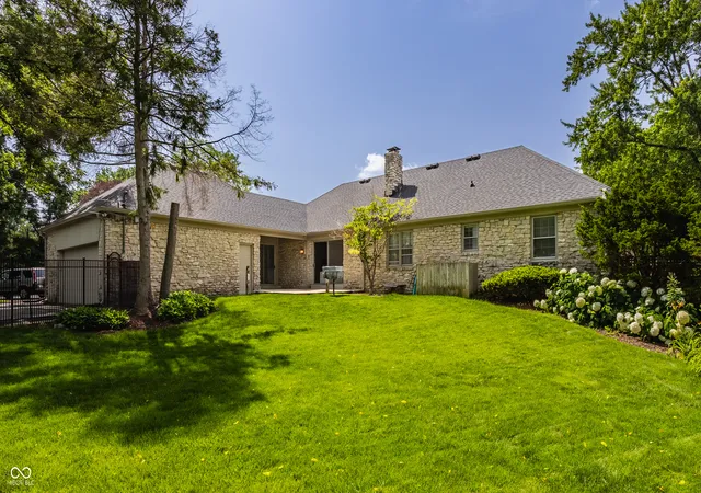 43rd image of 1200 Frederick Dr S, Indianapolis, IN 46260 | MLS# 22111707