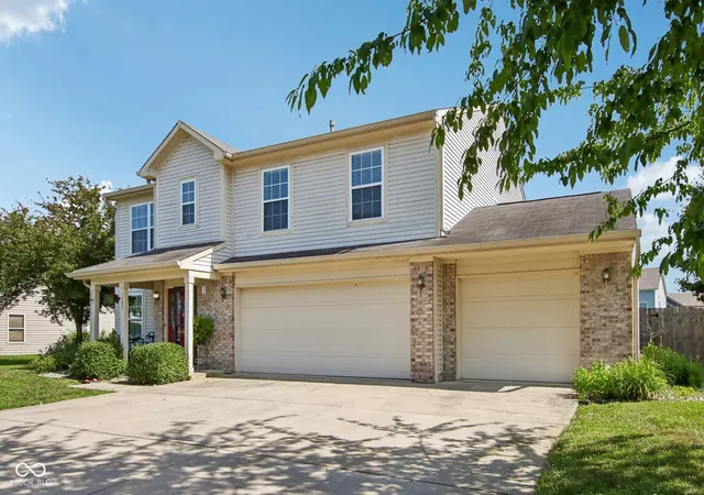 Photo 1 of Sale Pending at 1103 Spring Meadow Ct, Franklin, IN 46131 | MLS# 22111734 | Listing updated on 2026-10-06