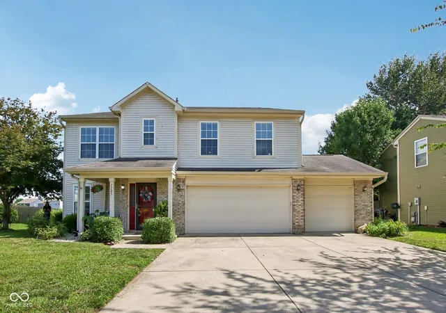 Photo 2 of Sale Pending at 1103 Spring Meadow Ct, Franklin, IN 46131 | MLS# 22111734 | Listing updated on 2026-10-06