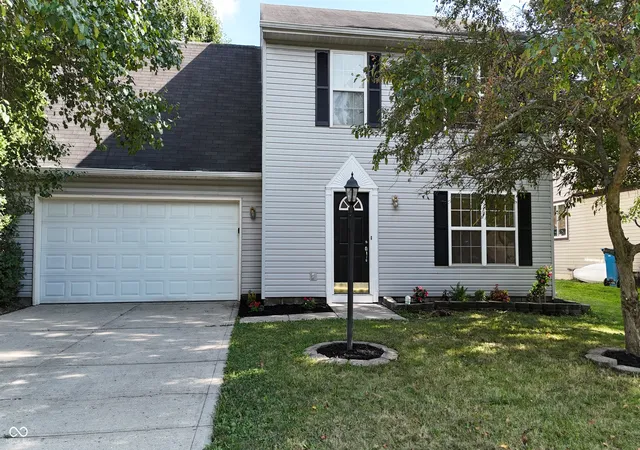 1st image of 8913 Glass Chimney Ln, Fishers, IN 46037 | MLS# 22111737