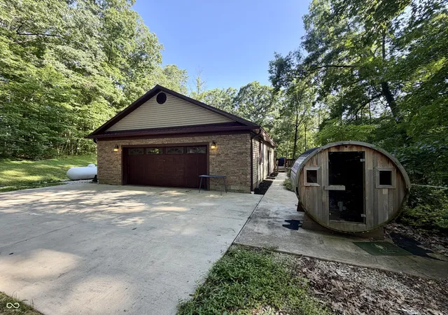 Homes for sale in Bloomington, IN | 5820 E Robinson Rd, Bloomington, IN 47408 | MLS# 22111740
