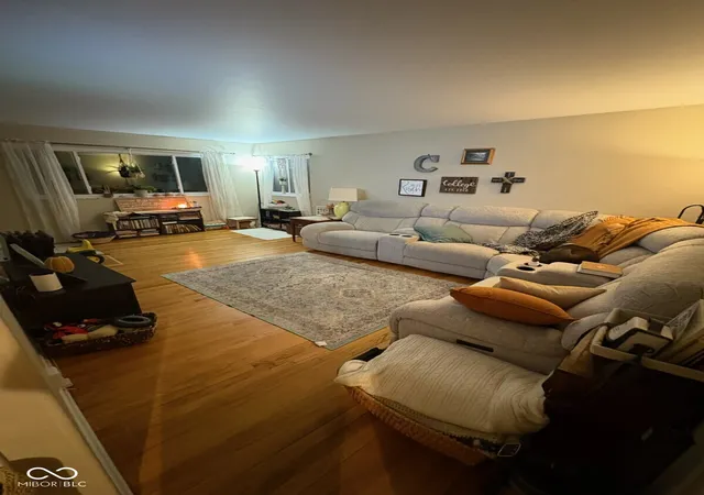 Photo 3 of Sale Pending at 7046 W 100 North, Greenfield, IN 46140 | MLS# 22111750 | Listing updated on 2026-07-31