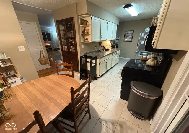 Photo 4 of Sale Pending at 7046 W 100 North, Greenfield, IN 46140 | MLS# 22111750 | Listing updated on 2026-07-31
