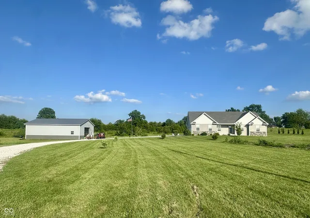 Homes for sale in Roachdale, IN | 11647 N Us Hwy 231, Roachdale, IN 46172 | MLS# 22111752