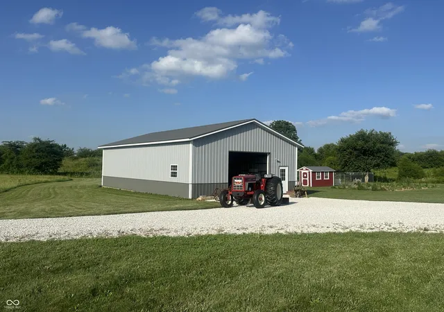 Homes for sale in Roachdale, IN | 11647 N Us Hwy 231, Roachdale, IN 46172 | MLS# 22111752