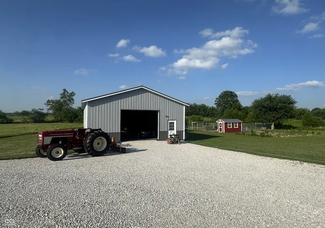 Homes for sale in Roachdale, IN | 11647 N Us Hwy 231, Roachdale, IN 46172 | MLS# 22111752