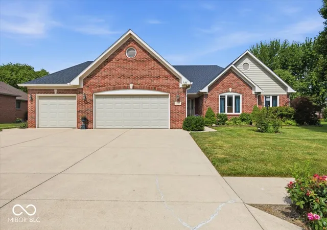 1st image of 1094 Brookway Dr, Avon, IN 46123 | MLS# 22111760